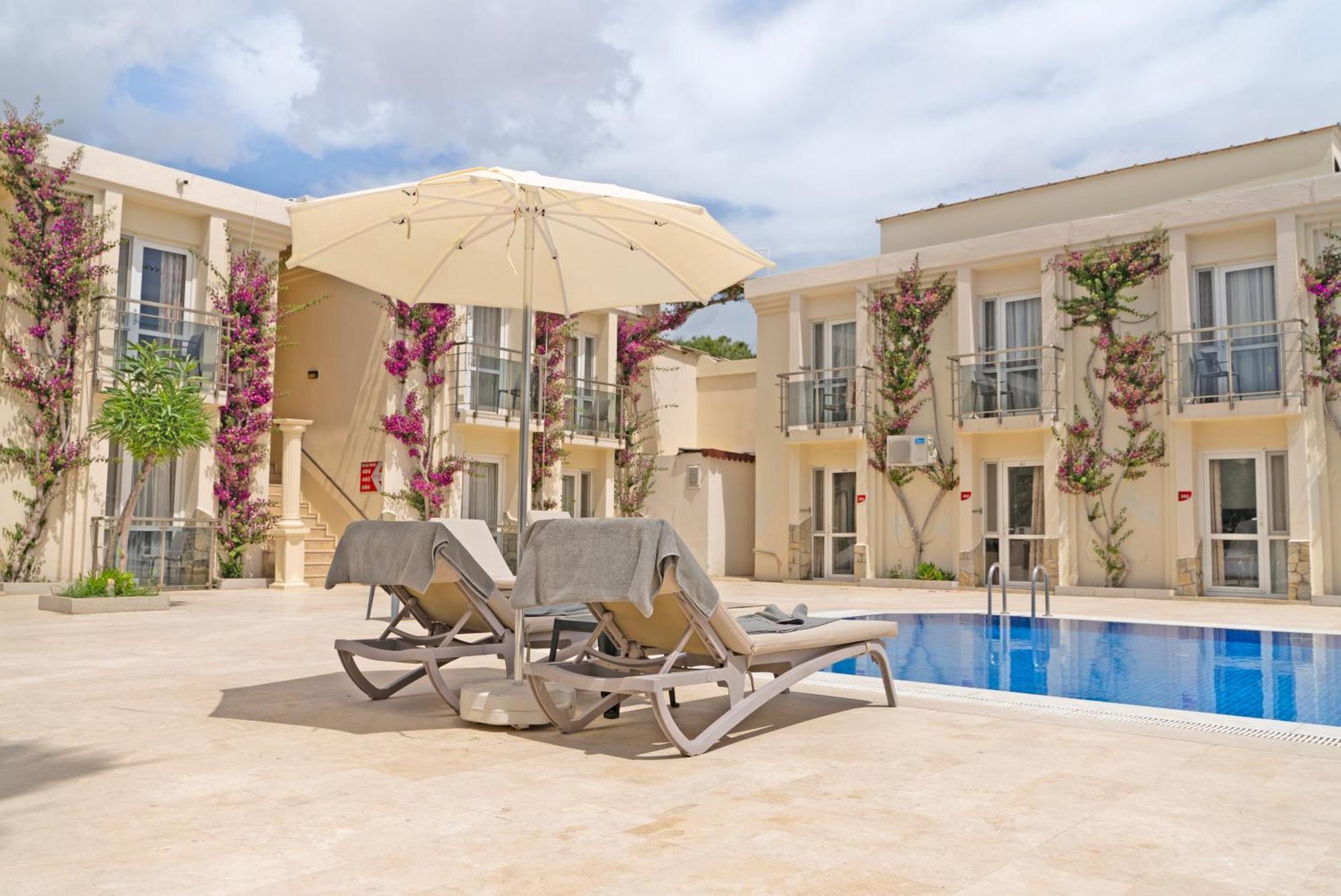 Oemer Aybak Beach Hotel Bodrum Eksteriør bilde